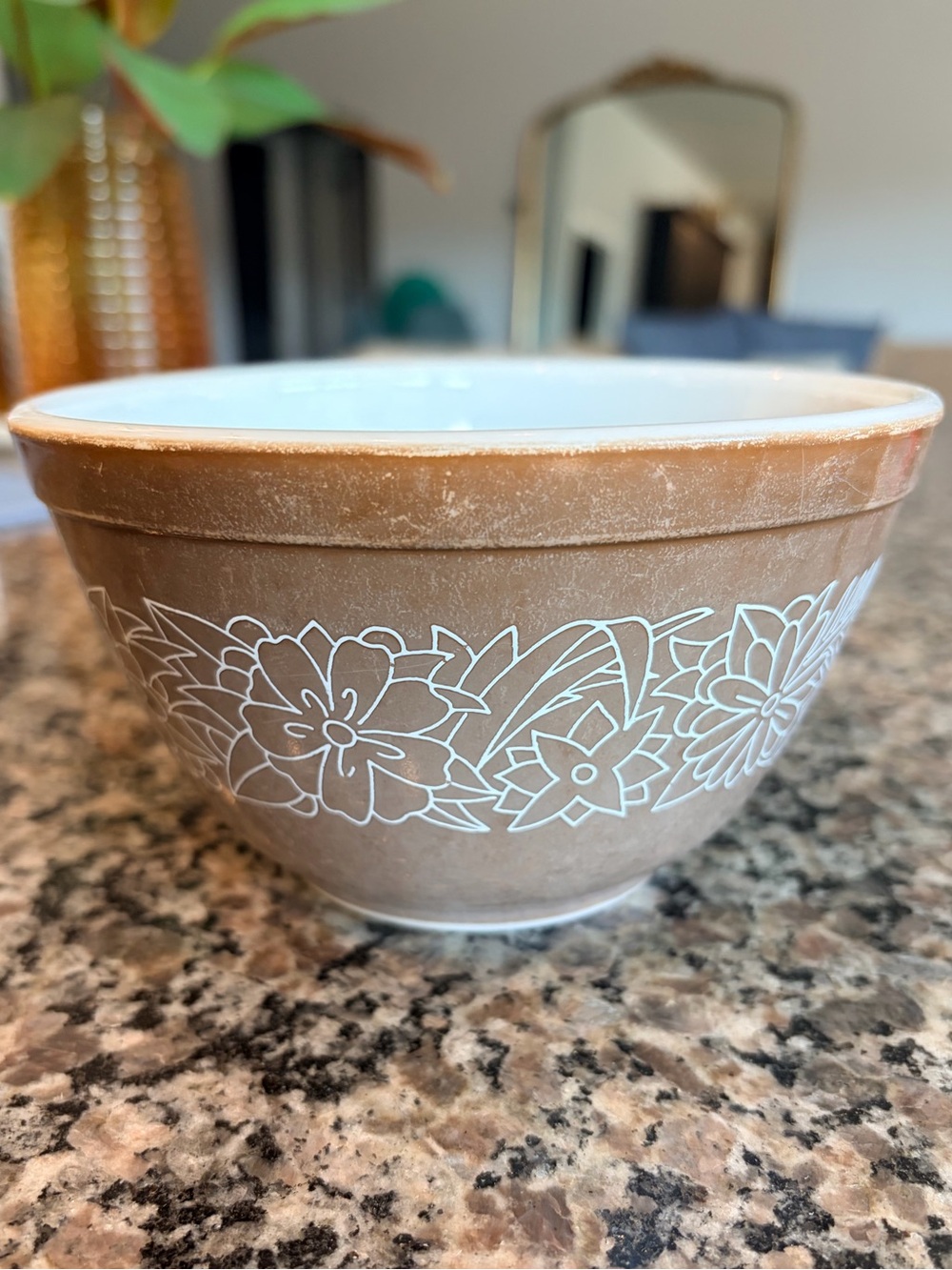 Vintage Pyrex 750 ml White Ceramic Mixing Bowl with Subtle Embossed Logo